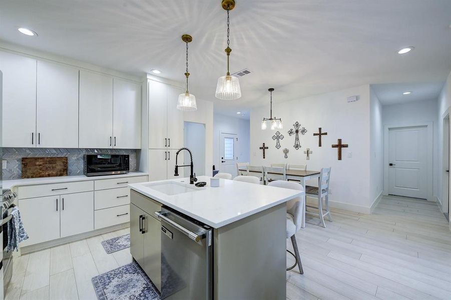 Furnished interior view inside a new home in , Granbury (Image 24).