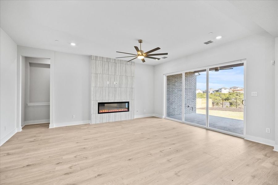 Spacious, unfurnished interior of a new home in Sweetwater, Austin (Image 25).