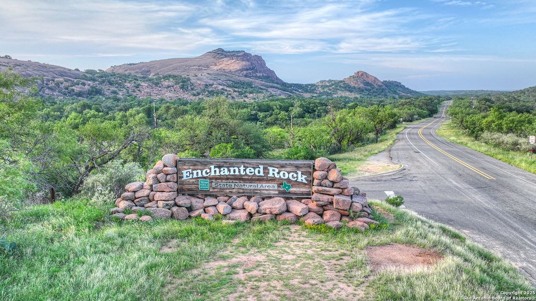 Image 9 of a home in Sonoma Oaks.