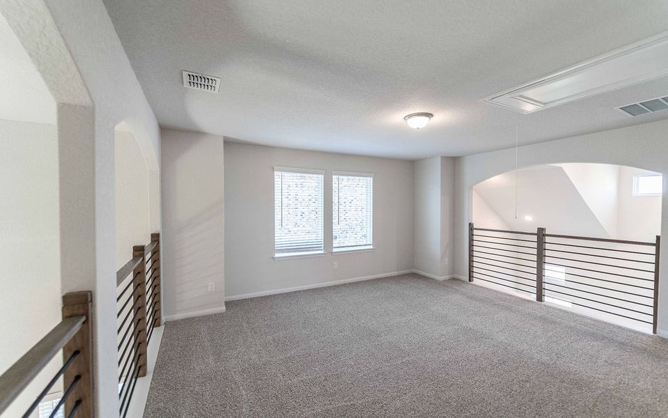 Spacious, unfurnished interior of a new home in Arcadia Ridge, San Antonio (Image 23).