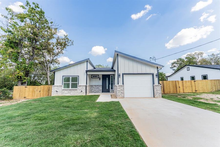 Exterior details and patio area of a home in , Sulphur Springs (Image 14). Exterior details and patio area of a home in , Sulphur Springs (Image 14).