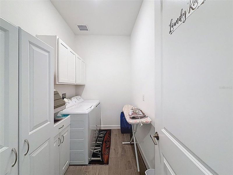 Furnished interior view inside a new home in Southshore Bay: The Estates, Wimauma (Image 10). Furnished interior view inside a new home in Southshore Bay: The Estates, Wimauma (Image 10).