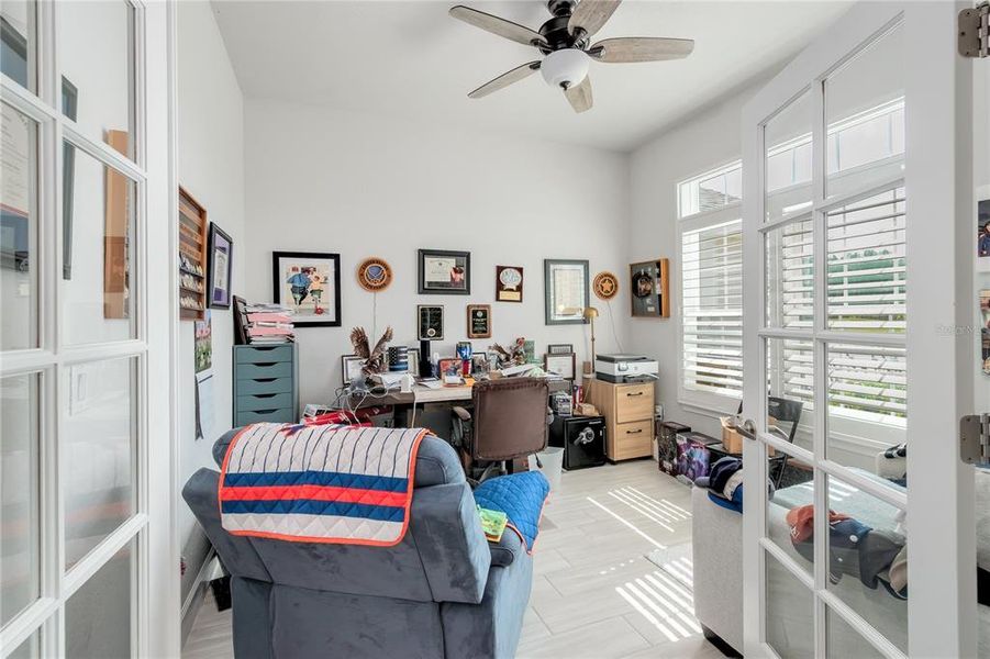 Furnished interior view inside a new home in , Dunnellon (Image 10).