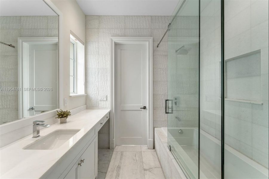 Furnished interior view inside a new home in , Pinecrest (Image 13).