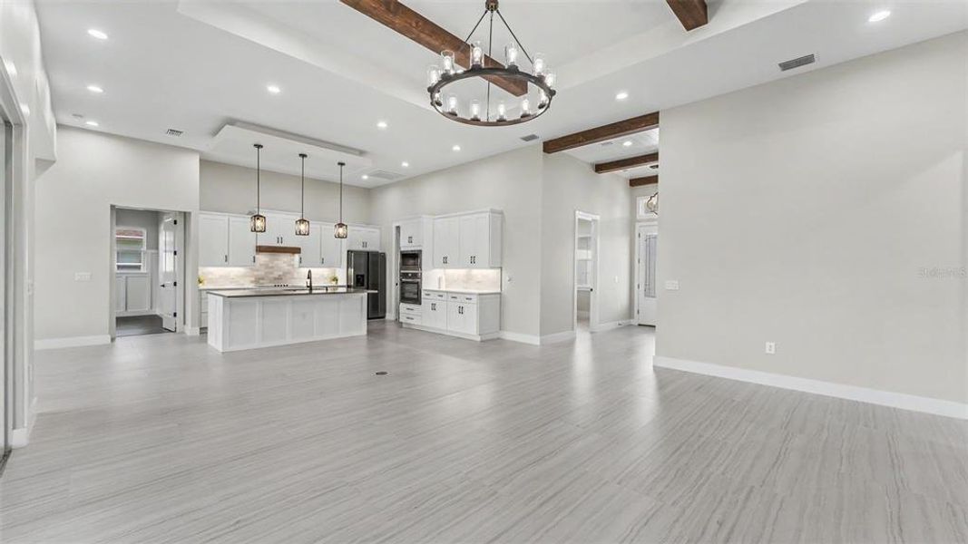 Spacious, unfurnished interior of a new home in , Lakeland (Image 21).