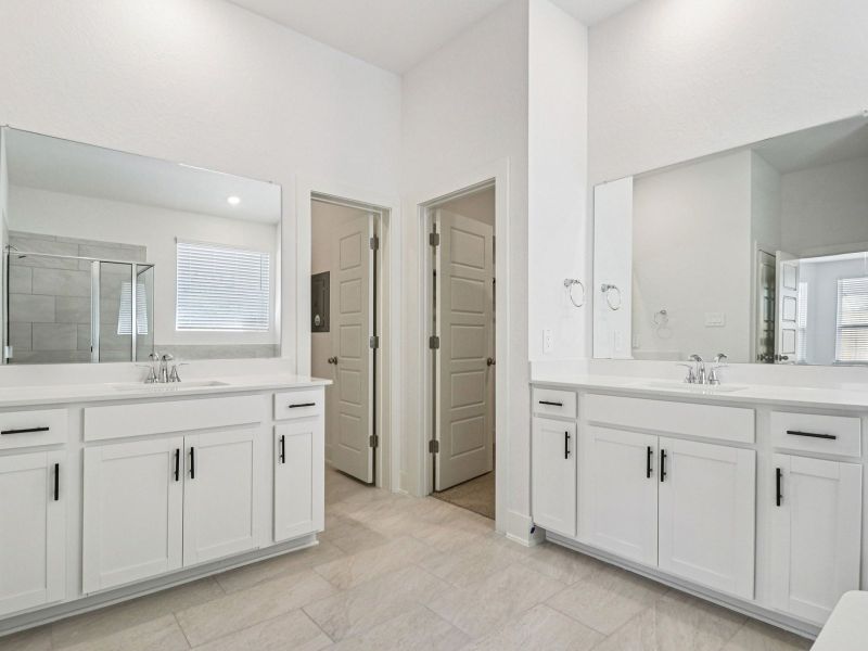 Furnished interior view inside a new home in Sagebrooke - Classic Series, San Antonio (Image 7).