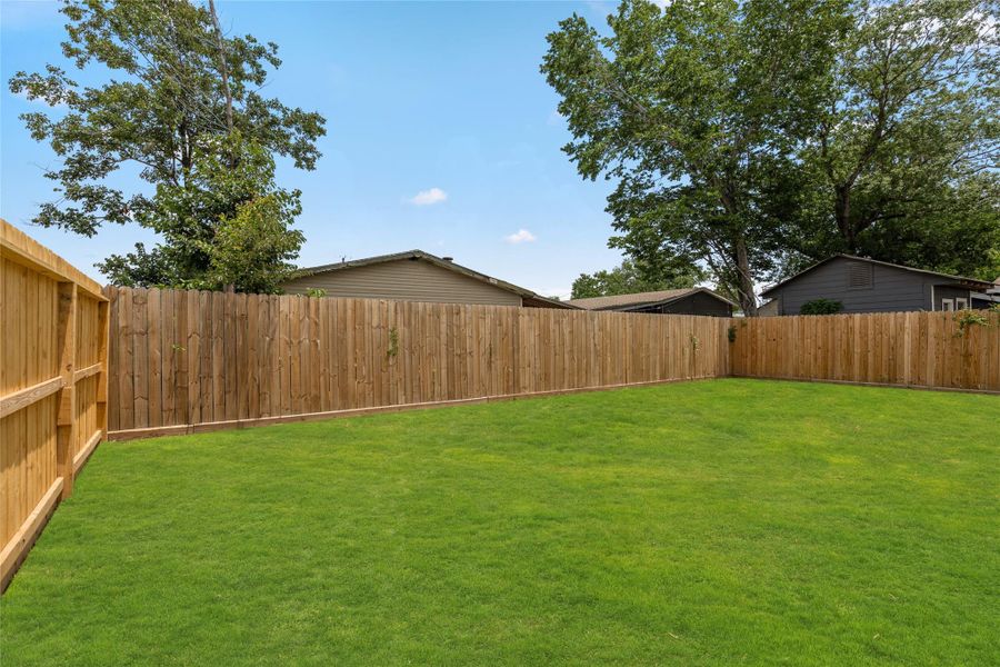 Exterior details and patio area of a home in , Houston (Image 23).