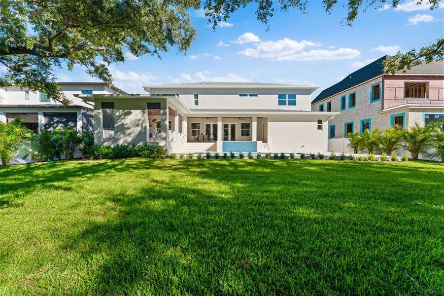 Exterior details and patio area of a home in , Tampa (Image 4).