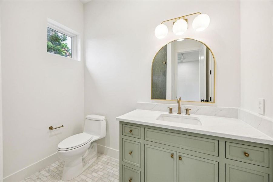 Furnished interior view inside a new home in , Dallas (Image 10).