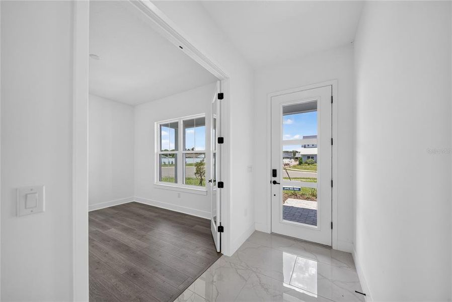 Spacious, unfurnished interior of a new home in Gracewater at Sarasota, Sarasota (Image 37).