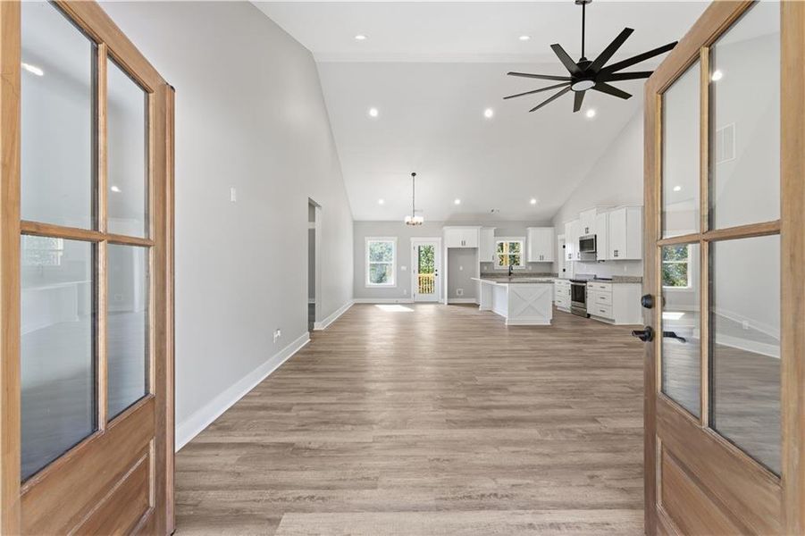 Spacious, unfurnished interior of a new home in , Dallas (Image 39).