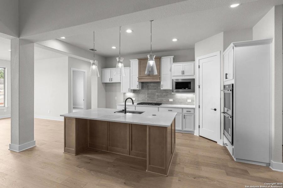 Furnished interior view inside a new home in Esperanza - 70', Boerne (Image 10).