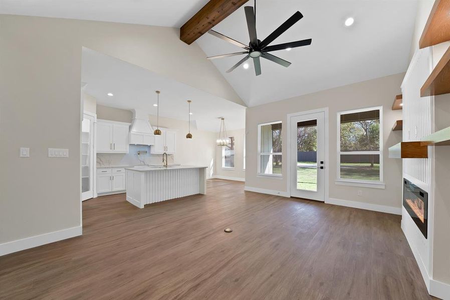 Spacious, unfurnished interior of a new home in , Dallas (Image 20).