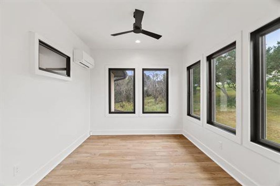 Spacious, unfurnished interior of a new home in , Horseshoe Bay (Image 12).