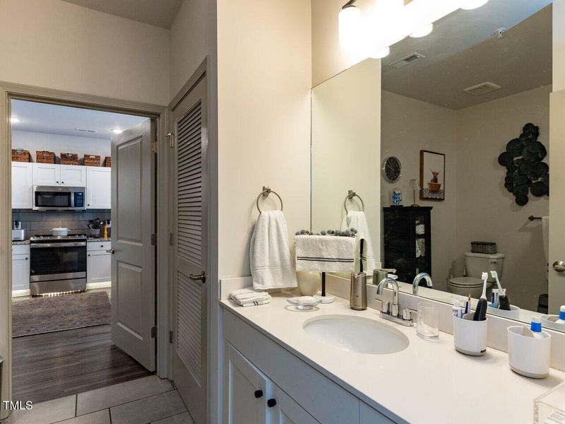 021-1280x960-main-bathroom 021-1280x960-main-bathroom