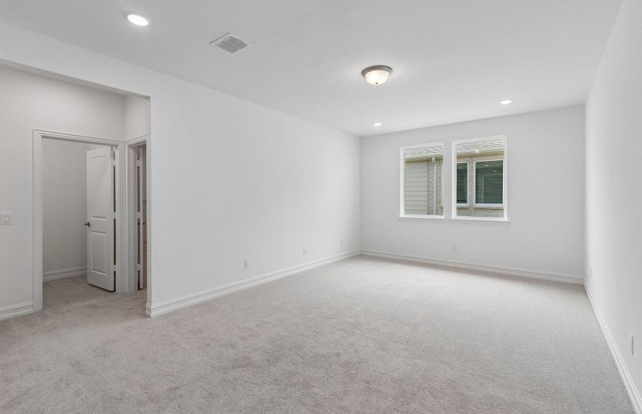 Spacious, unfurnished interior of a new home in Wellington, Fort Worth (Image 19).