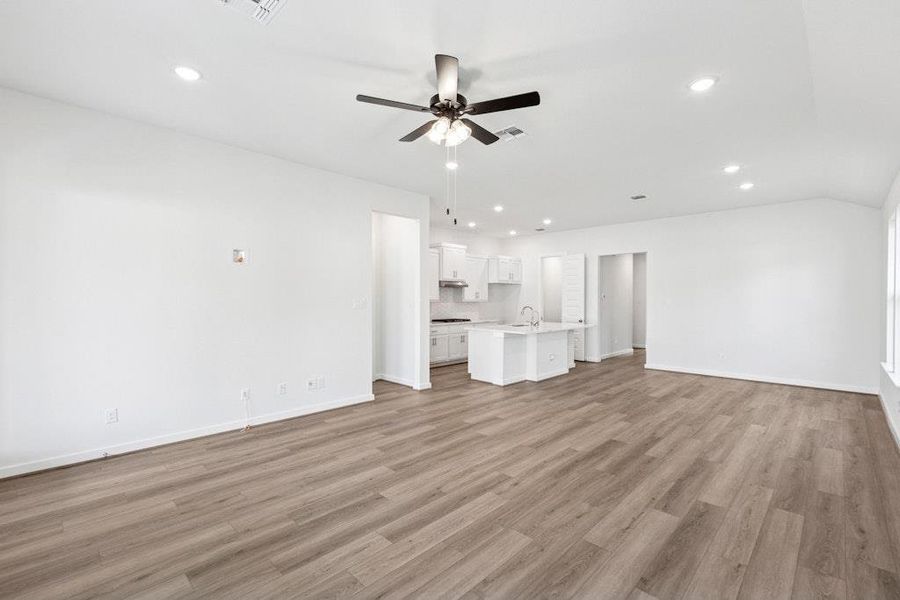 Spacious, unfurnished interior of a new home in University Heights, Round Rock (Image 19). Spacious, unfurnished interior of a new home in University Heights, Round Rock (Image 19).