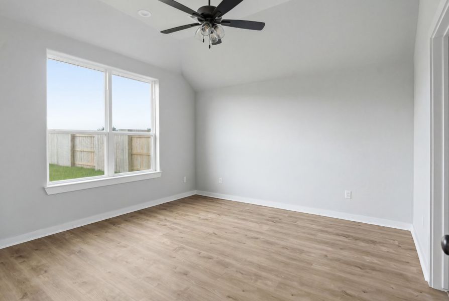 Spacious, unfurnished interior of a new home in Mission Ranch, College Station (Image 23).