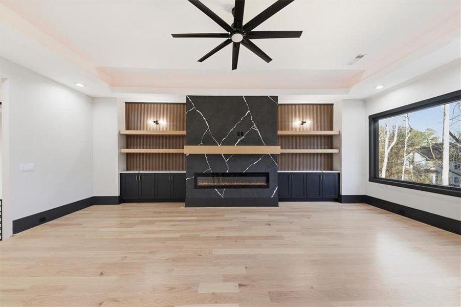 Image 90 of a home in .