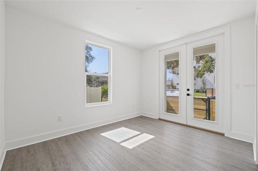 Spacious, unfurnished interior of a new home in Alante, St. Petersburg (Image 20).