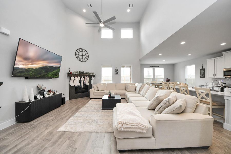 Furnished interior view inside a new home in , Conroe (Image 23).