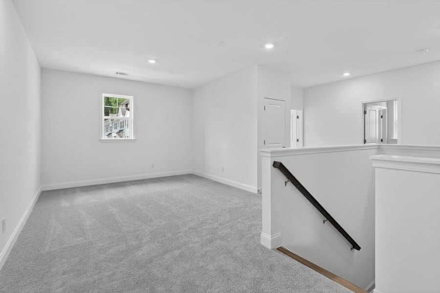 Spacious, unfurnished interior of a new home in Auburn Glen, Dacula (Image 25).