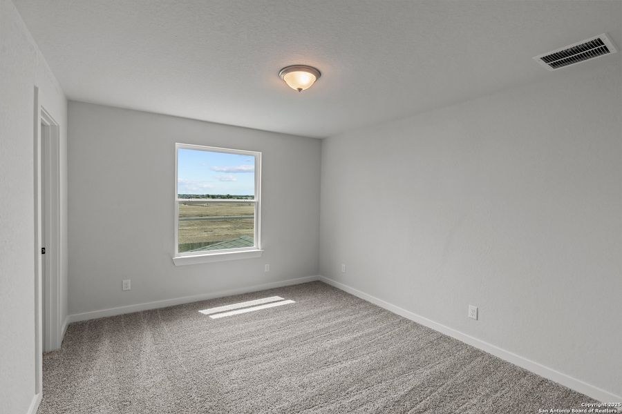 Spacious, unfurnished interior of a new home in Weltner Farms 50’s, New Braunfels (Image 15).