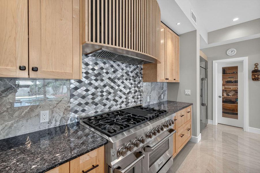 Furnished interior view inside a new home in , Fort Lauderdale (Image 41).