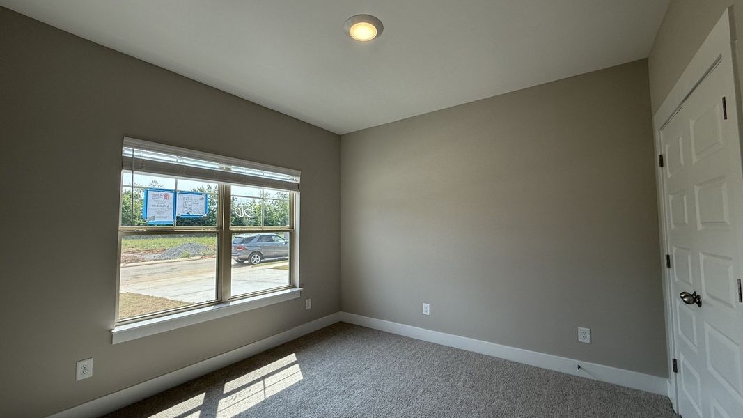 Spacious, unfurnished interior of a new home in Veterans Cove, Murfreesboro (Image 27).