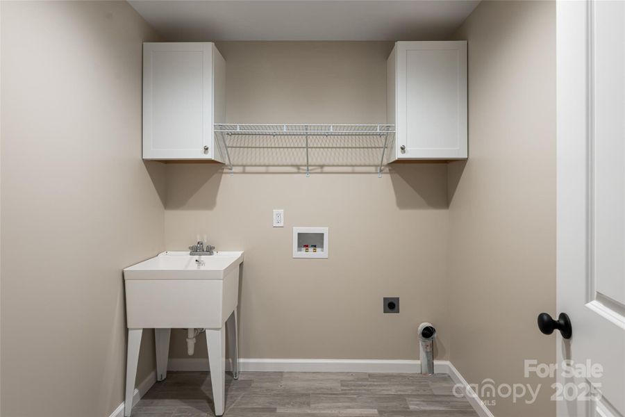 Image 40 of a home in .