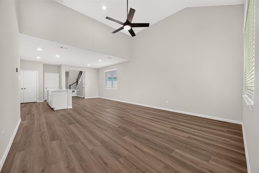 Spacious, unfurnished interior of a new home in Bammel Oaks, Houston (Image 24).