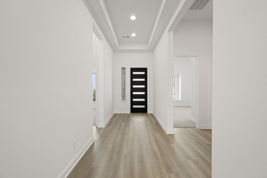 Spacious, unfurnished interior of a new home in Redden Farms, Midlothian (Image 15).