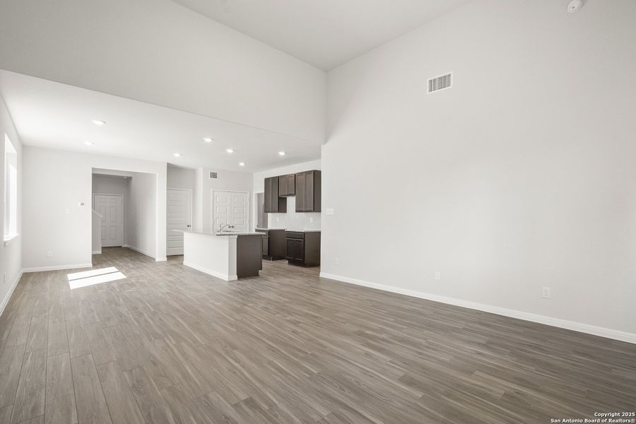 Spacious, unfurnished interior of a new home in Hunters Ranch, San Antonio (Image 24). Spacious, unfurnished interior of a new home in Hunters Ranch, San Antonio (Image 24).