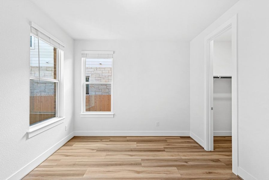 Spacious, unfurnished interior of a new home in Santa Rita Ranch, Liberty Hill (Image 34).