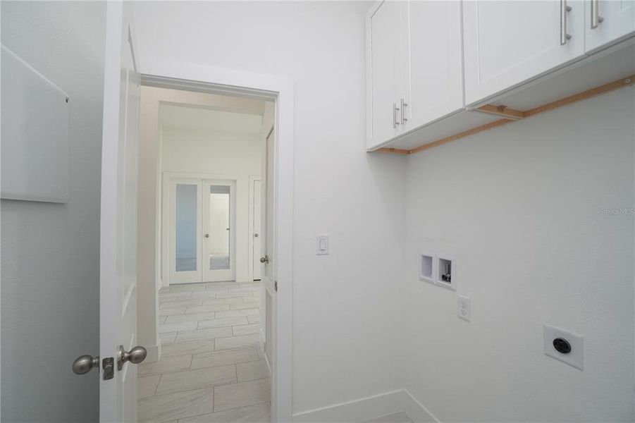 Spacious, unfurnished interior of a new home in , Placida (Image 42).