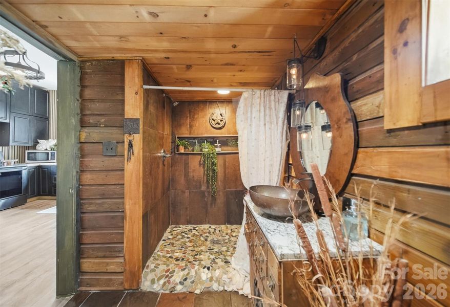 Image 16 of a home in . Image 16 of a home in .