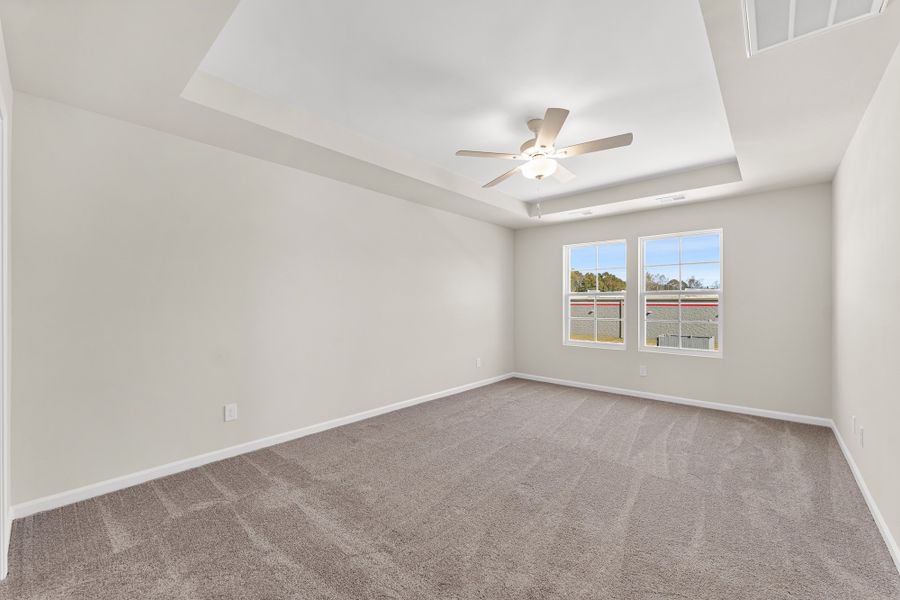 Spacious, unfurnished interior of a new home in Tucker Ridge, Pendleton (Image 16).