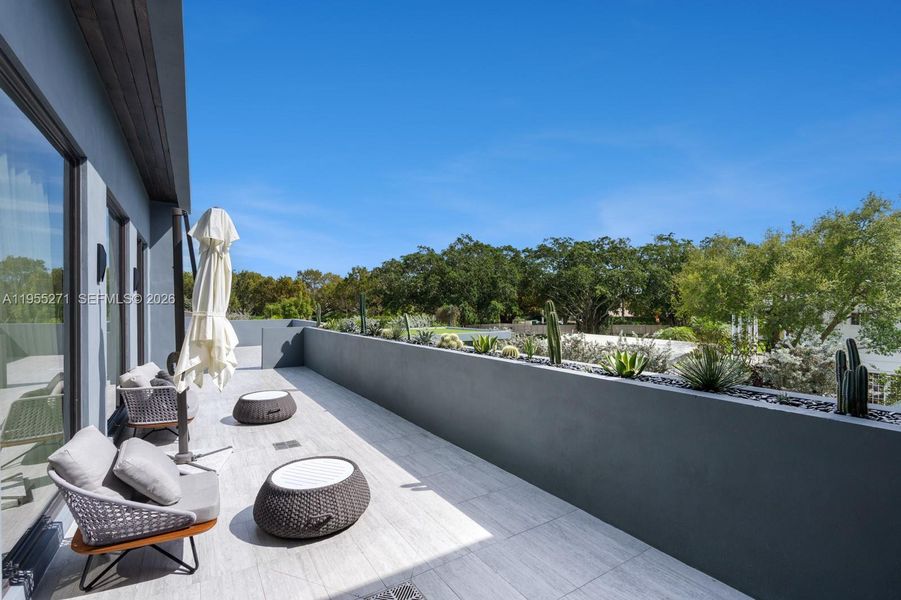 Exterior details and patio area of a home in , Pinecrest (Image 26).