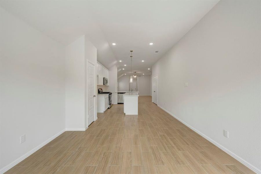 Spacious, unfurnished interior of a new home in Elevon, Lavon (Image 19). Spacious, unfurnished interior of a new home in Elevon, Lavon (Image 19).