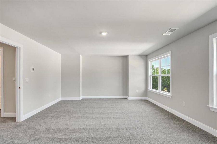 Spacious, unfurnished interior of a new home in Tuscany Hills, Douglasville (Image 33).
