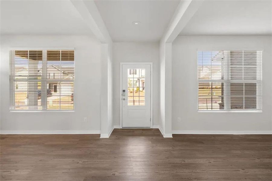 Spacious, unfurnished interior of a new home in Parkview Estates, South Fulton (Image 10).