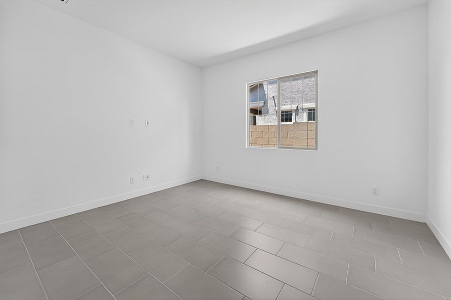 Spacious, unfurnished interior of a new home in Ellsworth Ranch, Queen Creek (Image 19).