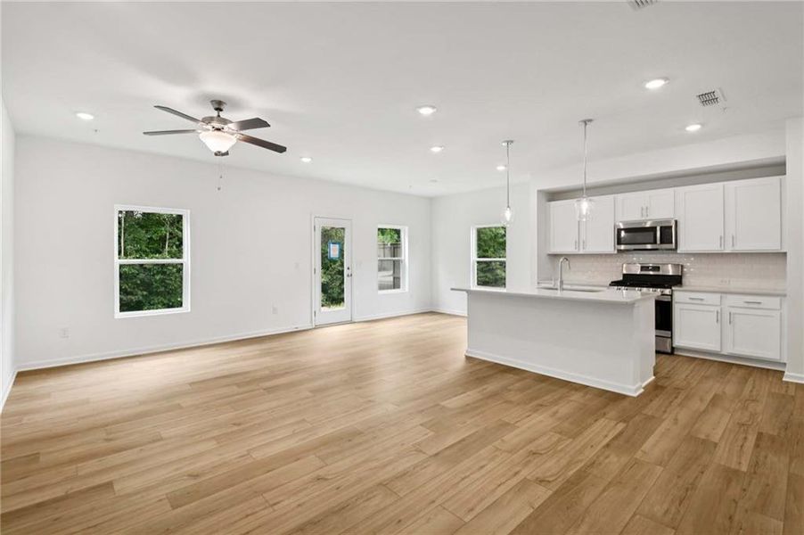 Image 17 of a home in Laurelwood.