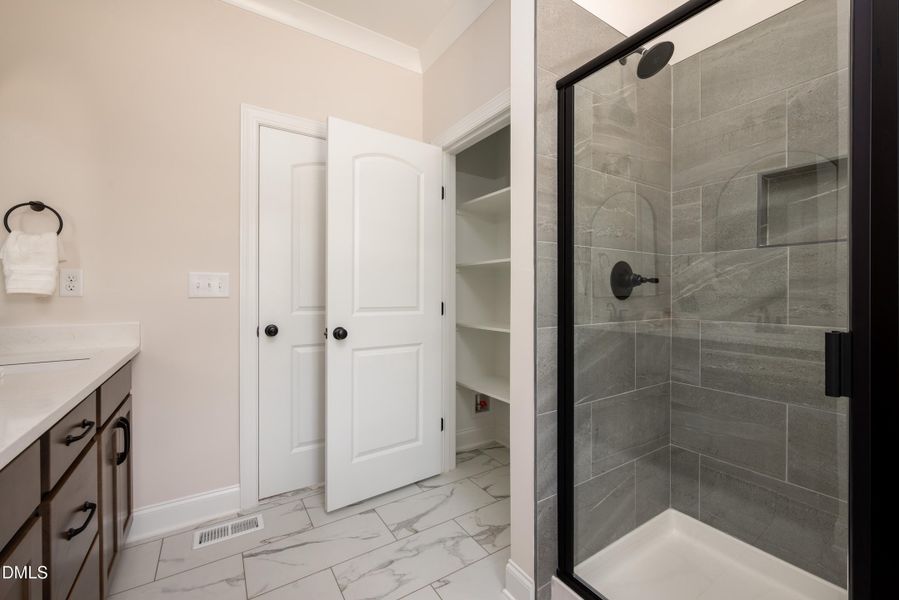 2275 Peachtree-42-22