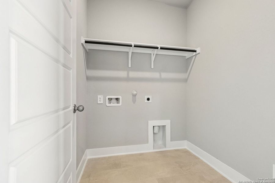 Spacious, unfurnished interior of a new home in Legendary Trails - Premier Series, Cibolo (Image 36).