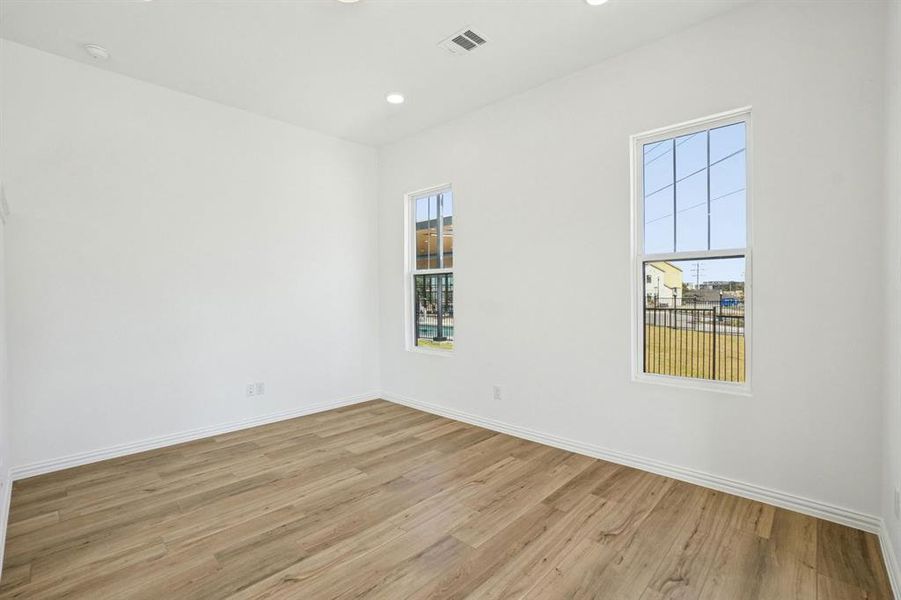 6-web-or-mls-1102 Bexar Ln-S1411-006 6-web-or-mls-1102 Bexar Ln-S1411-006