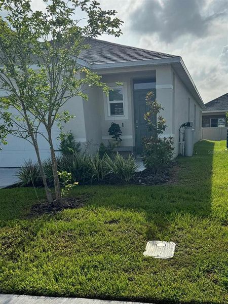 Exterior details and patio area of a home in Villamar, Winter Haven (Image 4).