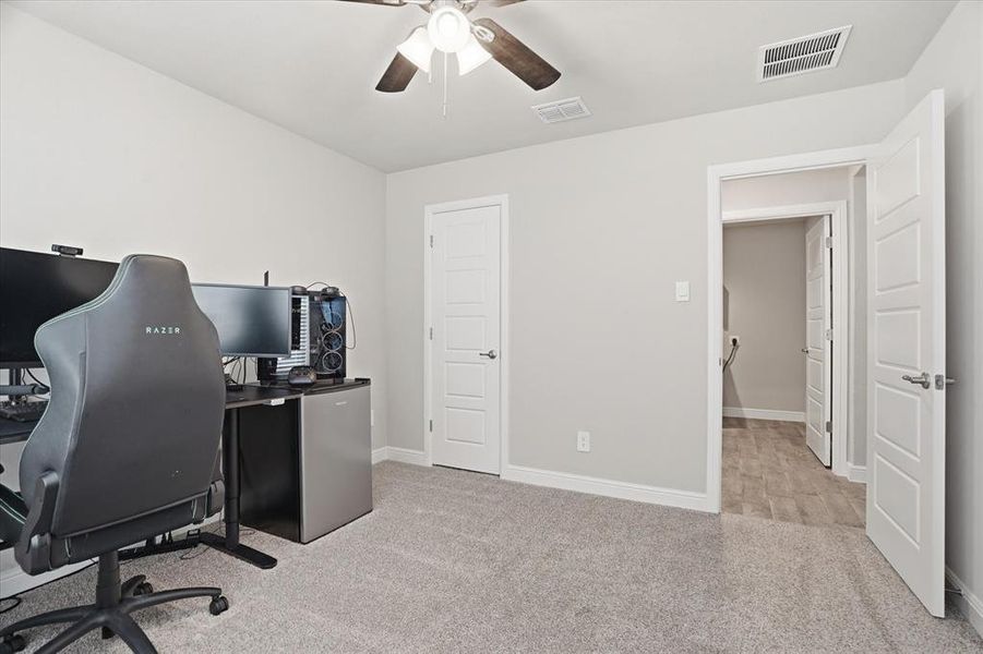Furnished interior view inside a new home in Sandstone Estates, Granbury (Image 12).