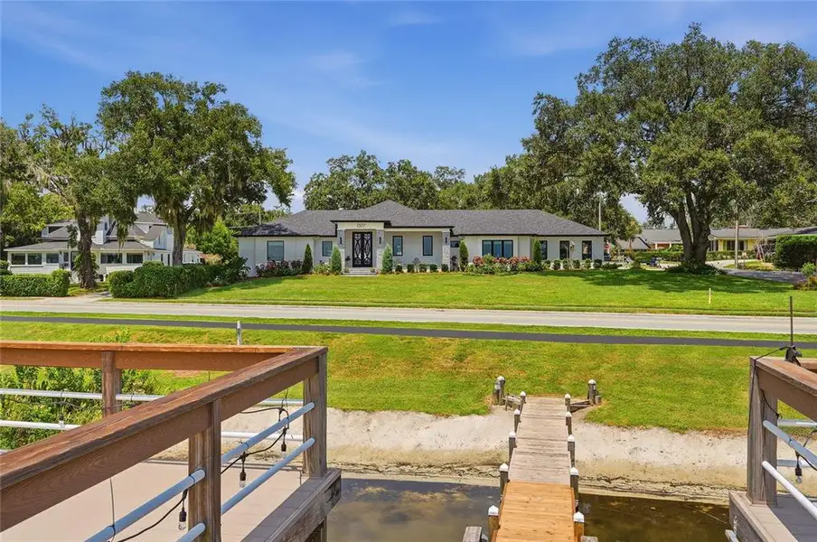 Exterior details and patio area of a home in , Winter Haven (Image 29).