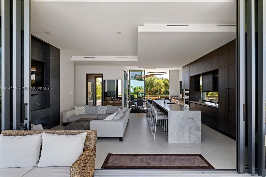 Exterior details and patio area of a home in , Marathon (Image 11).